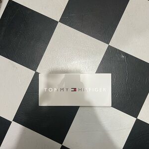 Tommy Hilfiger sign​